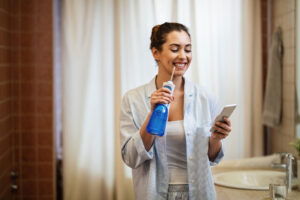 Guía definitiva de irrigador dental: qué es, cómo funciona y por qué usarlo
